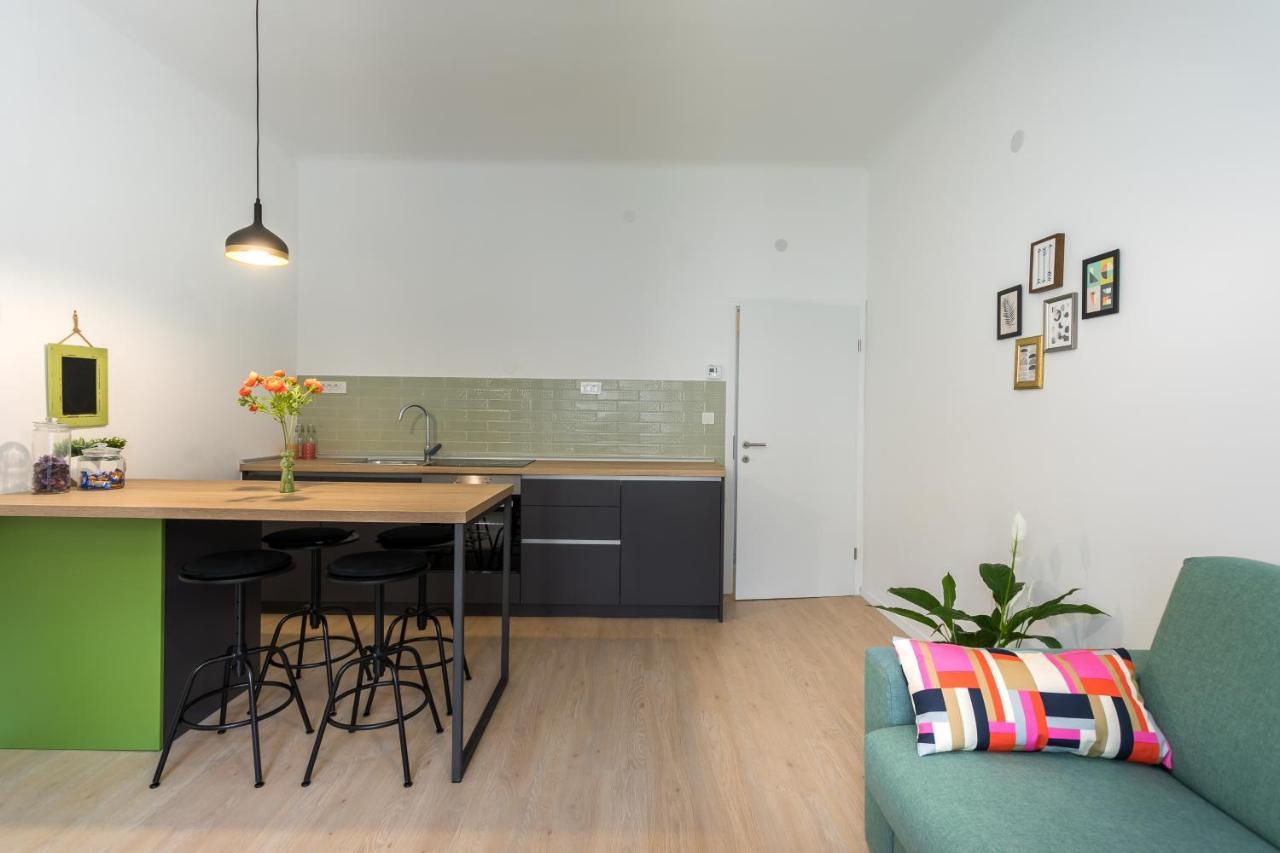 Go2Zagreb Chick Apartment Private Parking Available Exterior photo